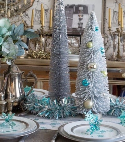 Make your own CONFETTI with Cricut and Party Foil!! #craft #holidaytablescape #diy #cricutmaker
